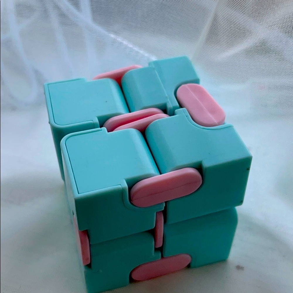 Infinity cube